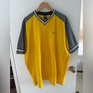 Men’s Nike V Neck Yellow and Gray Shirt Size XL
